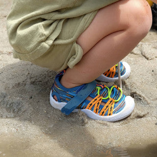 Gradient Mesh Water Shoes - Space Dye Sharks